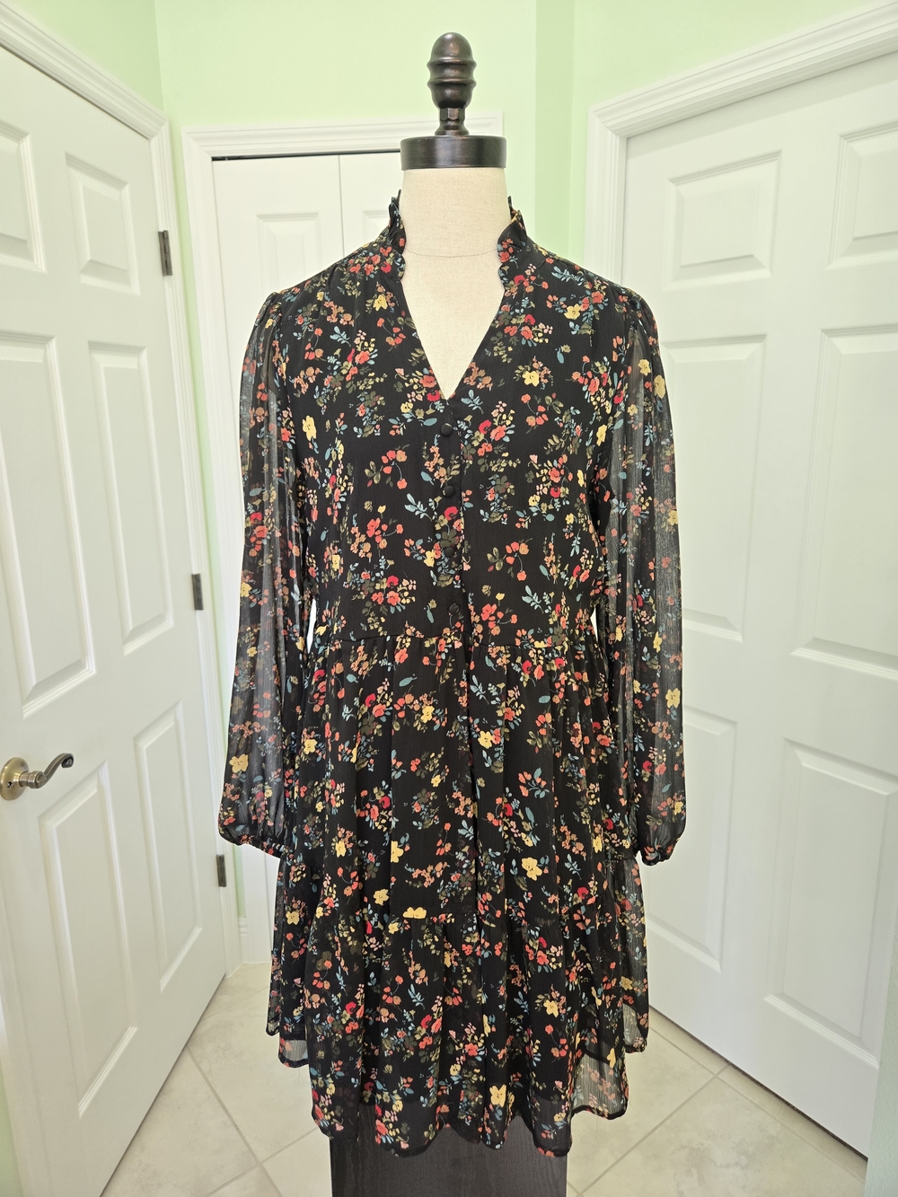 LC Lauren Conrad Black Floral Tiered Long-Sleeve Dress Feminine Flowy Fall